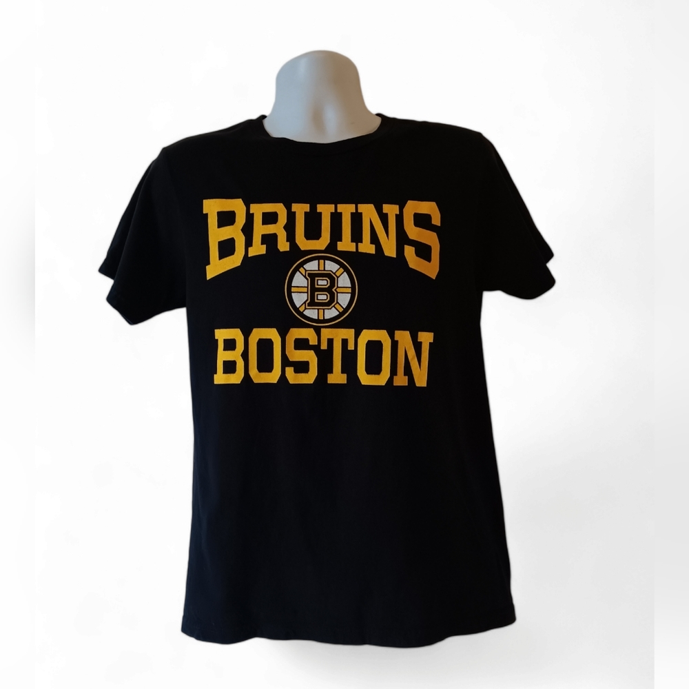NHL Boston Bruins men's black short-sleeve graphic t-shirt size M